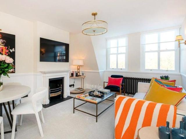 Apartment for rent in Marylebone, Greater London
