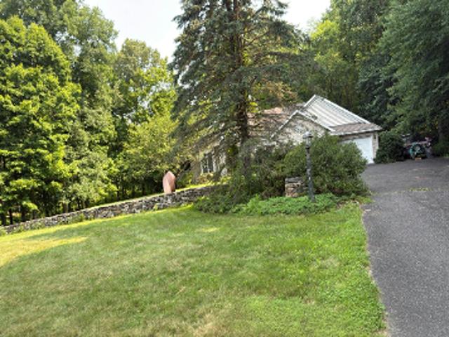 House for sale in Southbury, Connecticut