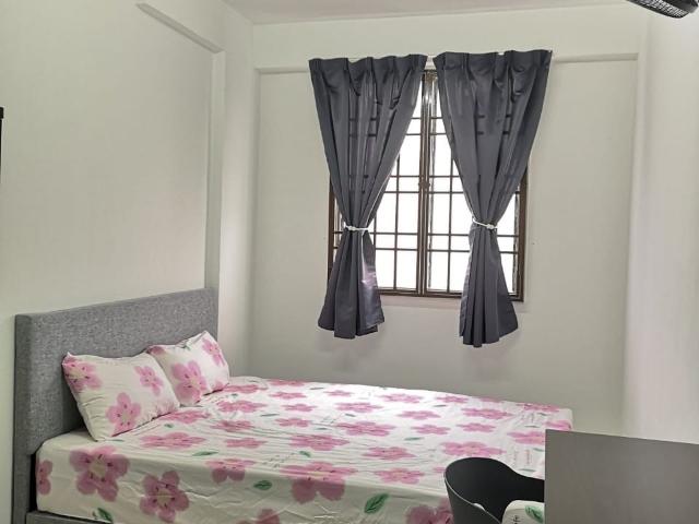 Room for rent in Gat Lebuh Macallum, George Town