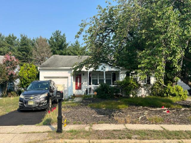 House for sale in Bayville, New Jersey