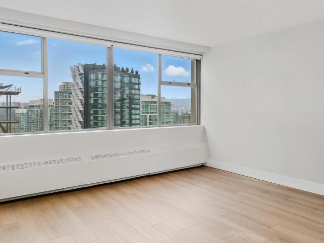 Apartment for rent in Coal Harbour, Vancouver