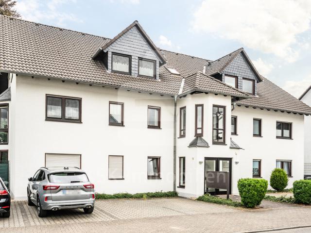 Dachgeschosswohnung kaufen in Stommeln, Pulheim