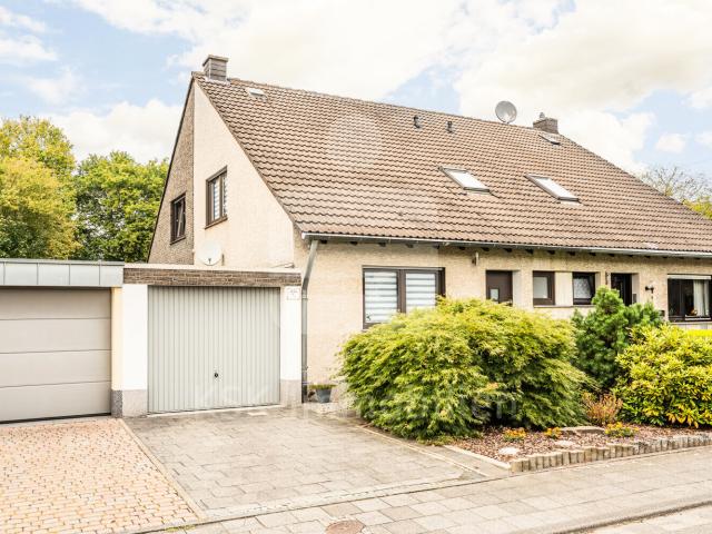 Doppelhaushälfte kaufen in Langenich, Kerpen