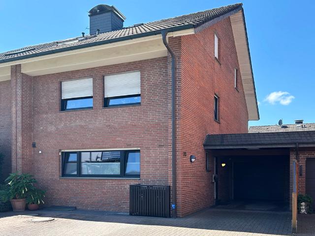 Doppelhaushälfte kaufen in Schloß Holte-Stukenbrock, Nordrhein-Westfalen