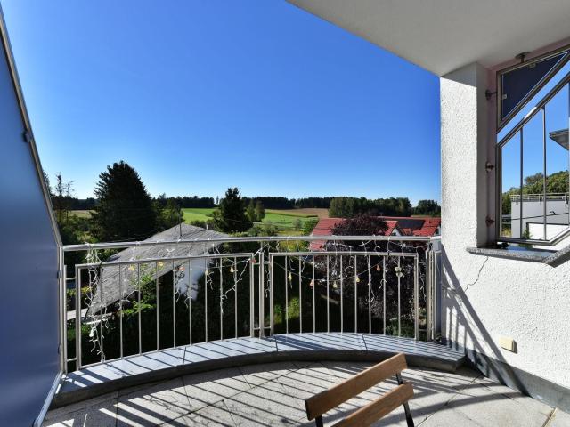Dachgeschosswohnung kaufen in Weissenhorn, Bayern