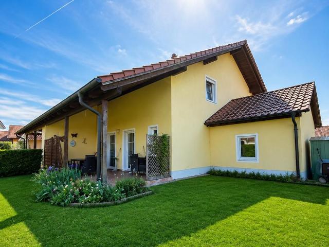 Doppelhaushälfte kaufen in Künzing, Bayern