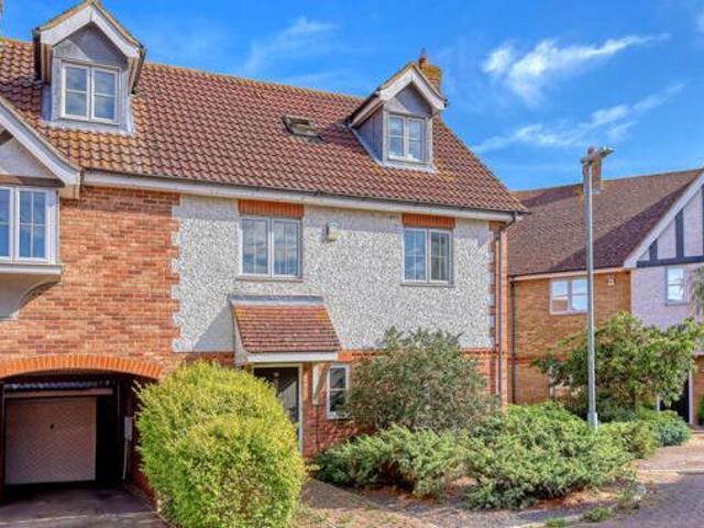 House for sale in Chancellor Park, Chelmsford
