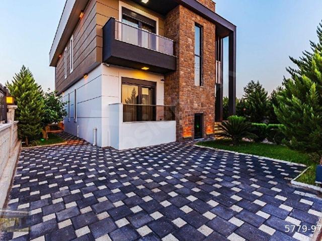 Döşemealti, Antalya içerisinde satılık Villa