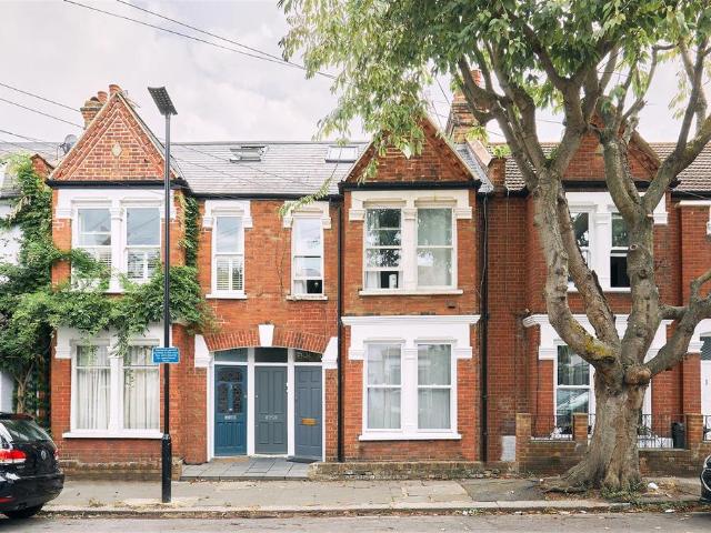 Apartment for rent in London Borough of Hounslow, Strand