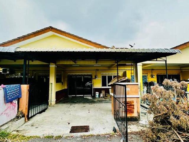 Terraced House for sale in Tanjong Sepat, Selangor