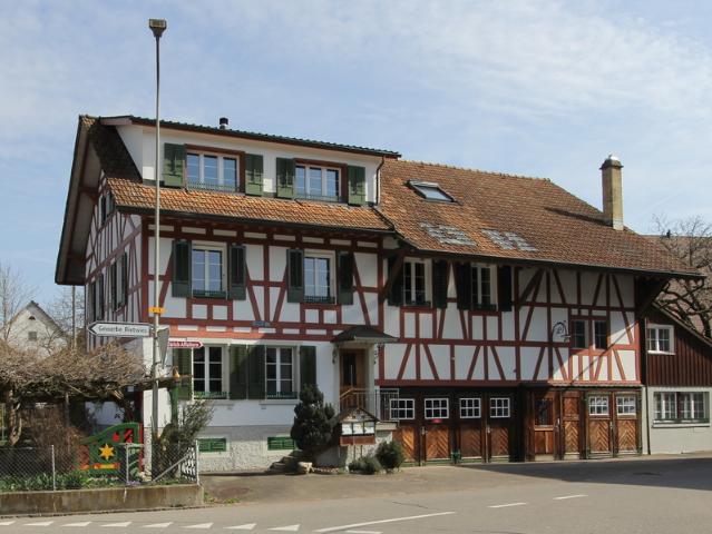 Haus kaufen in Niederhasli, Zürich