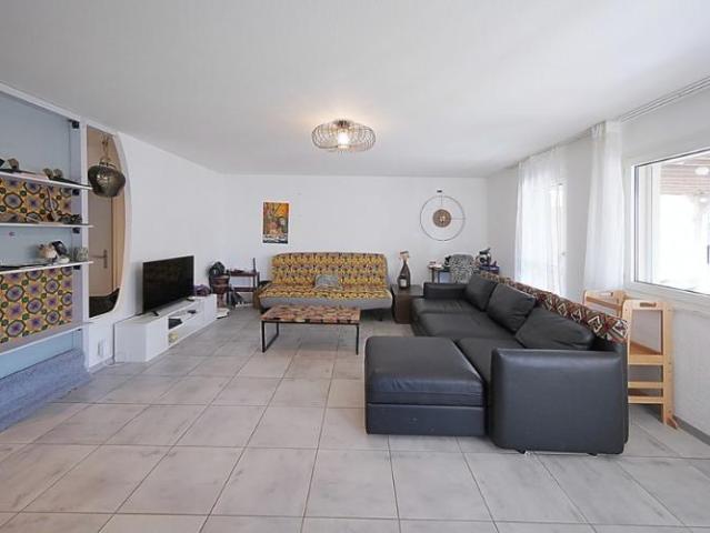 Wohnung kaufen in Gland, Waadt