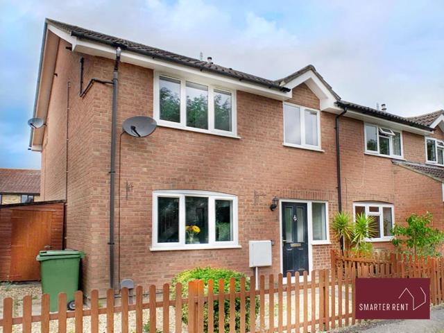 House for rent in Heol-las, Surrey