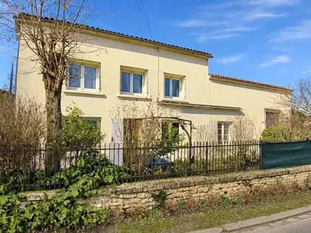 Maison vente à Cognac, Saint-fort-sur-le-né