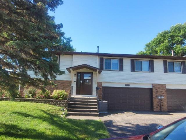 House for sale in Oakdale, Minnesota