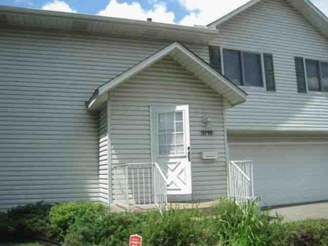 House for sale in Oakdale, Minnesota