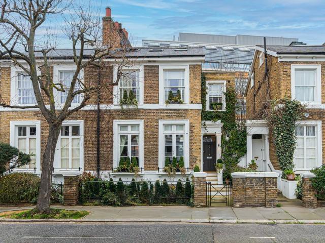 Apartment for rent in Brompton, Greater London