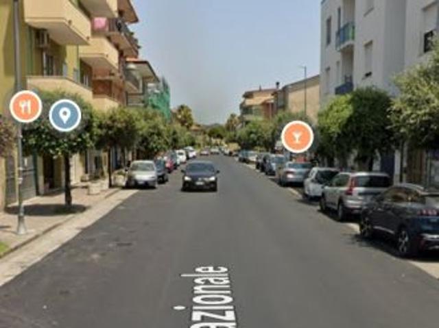 Locale Commerciale in affitto a Calabria, Catanzaro