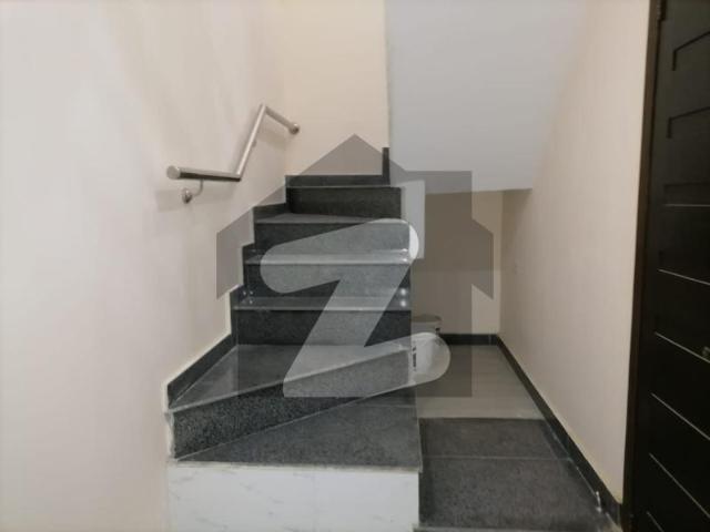 House for sale in Faisalabad, Islamabad Capital Territory