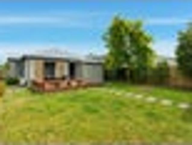 House for sale in Chaslands, Canterbury