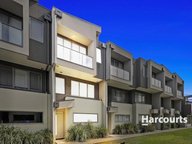 Townhouse for sale in Cardinia Village Estate, Melbourne