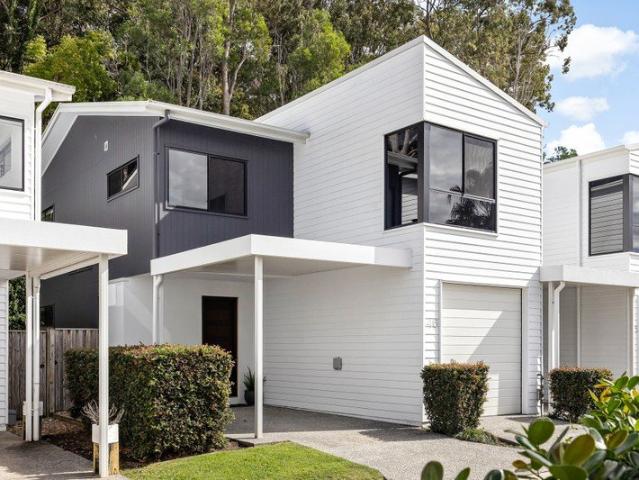 Townhouse for sale in Fernbrook, Queensland