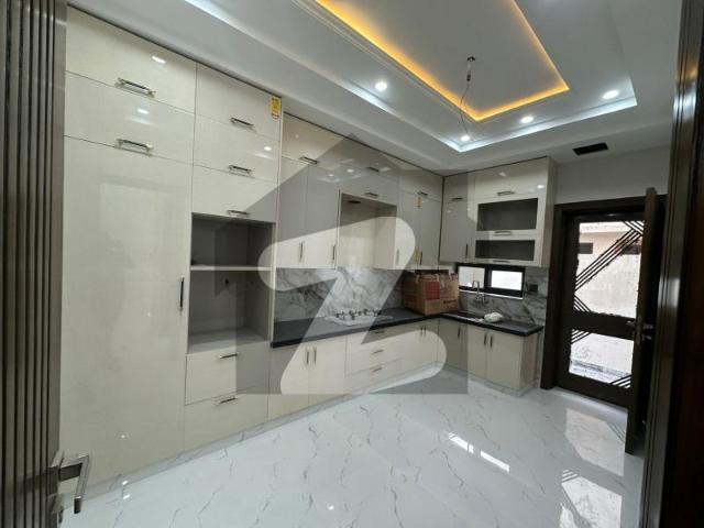 House for sale in Faisalabad, Islamabad Capital Territory