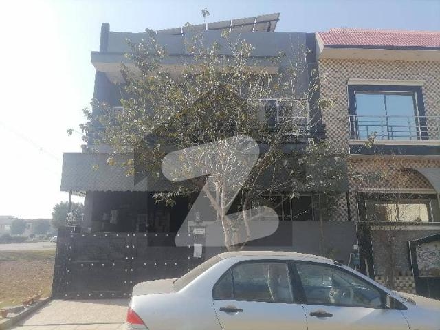 House for sale in Faisalabad, Islamabad Capital Territory