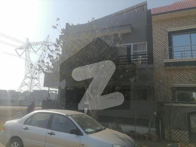 House for sale in Faisalabad, Islamabad Capital Territory