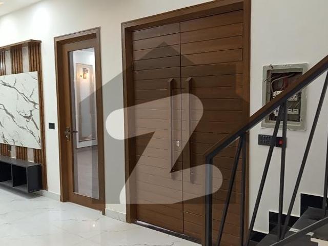 House for sale in Faisalabad, Islamabad Capital Territory