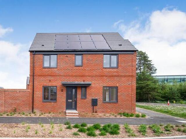 House for rent in Crowthorne, Bracknell Forest