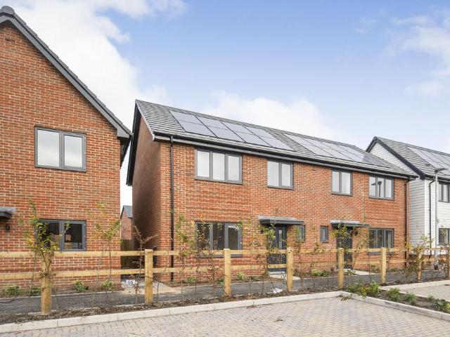 House for rent in Buckler's Park, Crowthorne