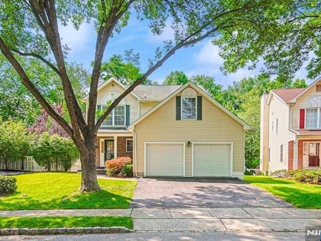 House for sale in Paramus, New Jersey