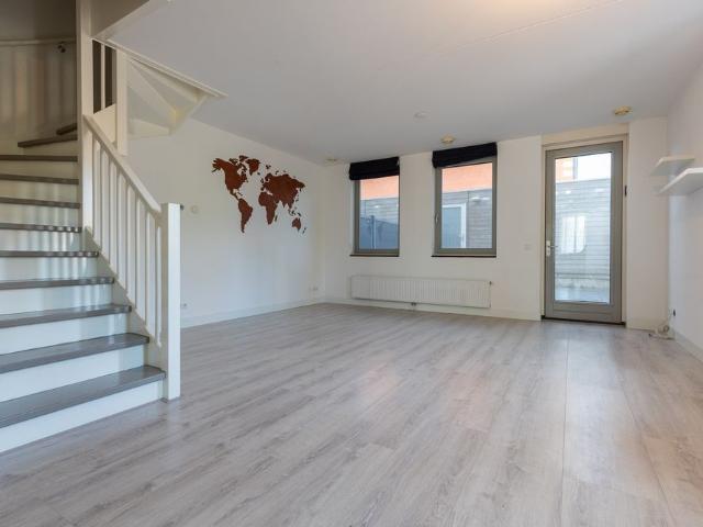 Appartement te huur in Oegstgeest, Zuid Holland