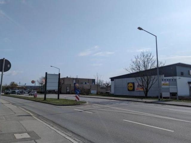Erdgeschosswohnung kaufen in Straubing, Bayern