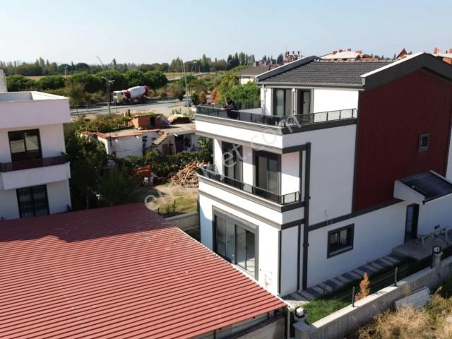 Edremit, Balikesir içerisinde satılık Villa