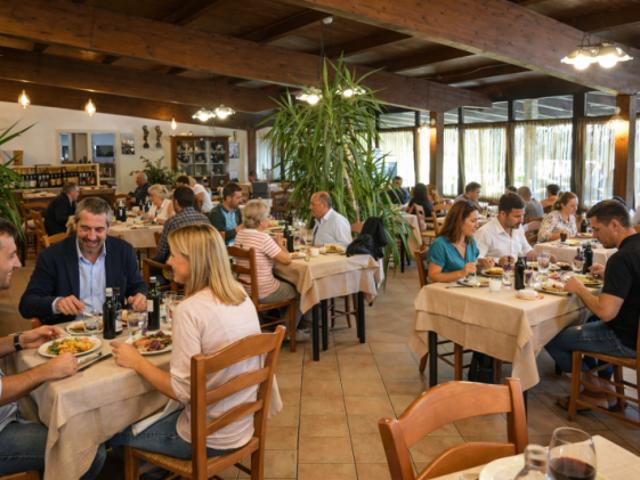 Locale Commerciale in vendita a Brenzone, Veneto