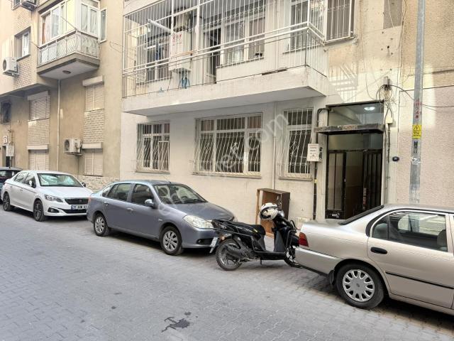 Alaybey Mahallesi, Karşıyaka içerisinde satılık mülk