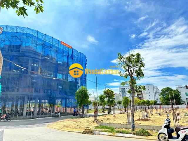 Nhà mặt phố bán