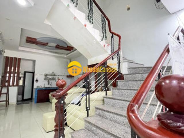 Nhà mặt phố bán