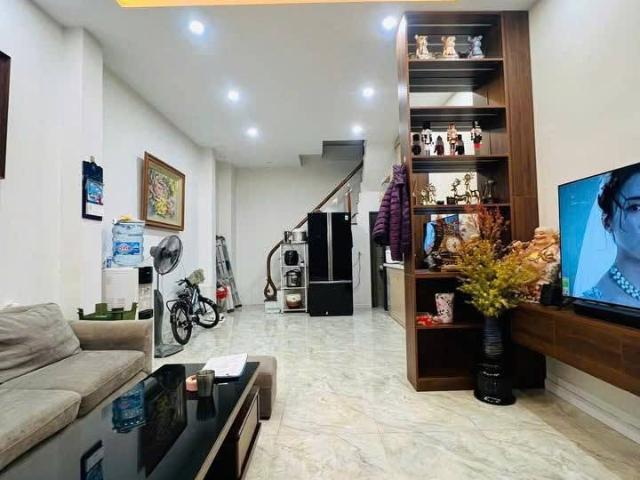 Nhà mặt phố bán