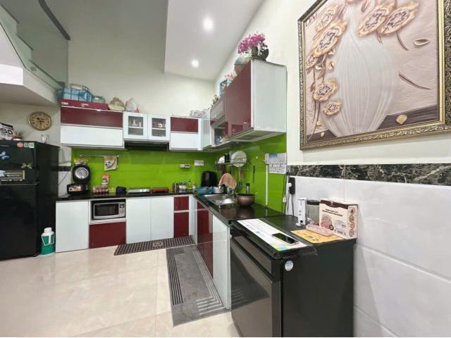 Nhà mặt phố bán