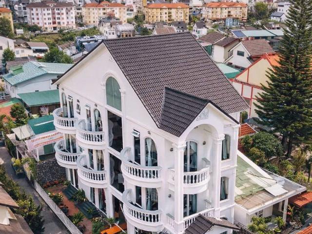 Nhà mặt phố bán