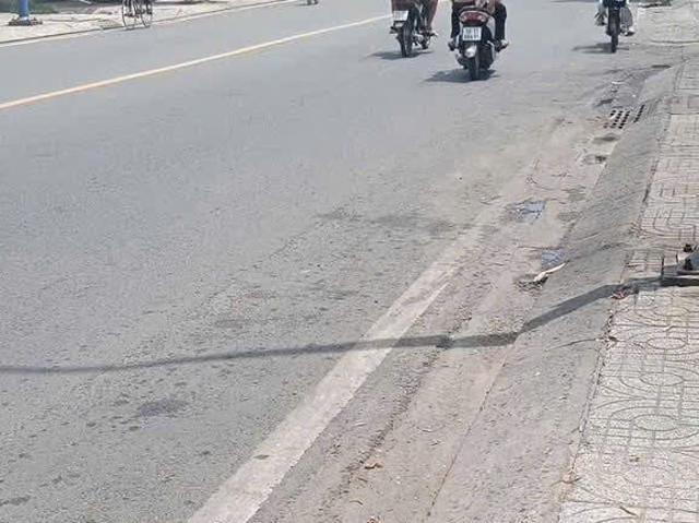 Nhà mặt phố bán