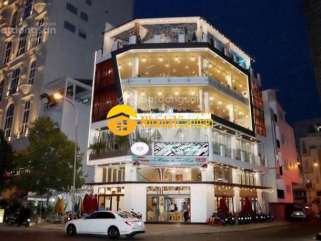 Nhà mặt phố bán