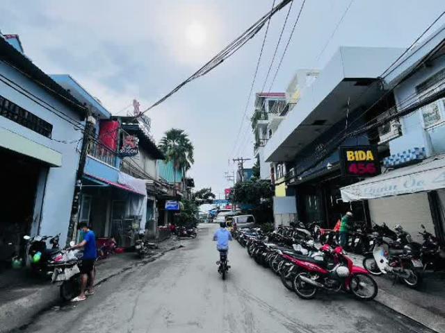 Nhà bán tại Khuôn viên UBND Thành phố Hồ Chí Minh, Thành phố Hồ Chí Minh