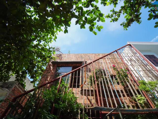 Nhà mặt phố bán