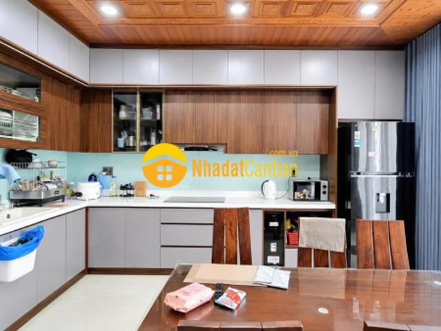 Nhà mặt phố bán