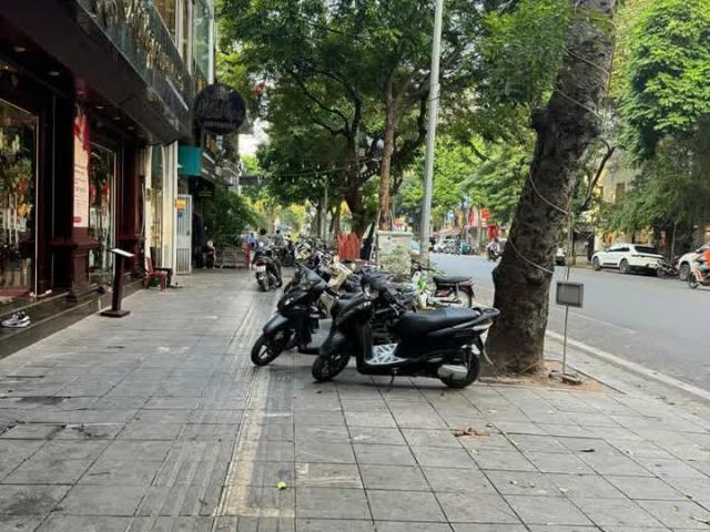 Nhà mặt phố bán tại Hoàn Kiếm, Hà Nội
