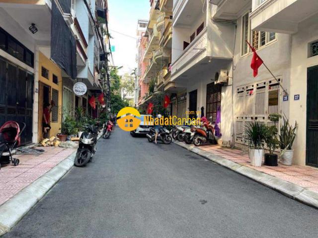 Nhà mặt phố bán